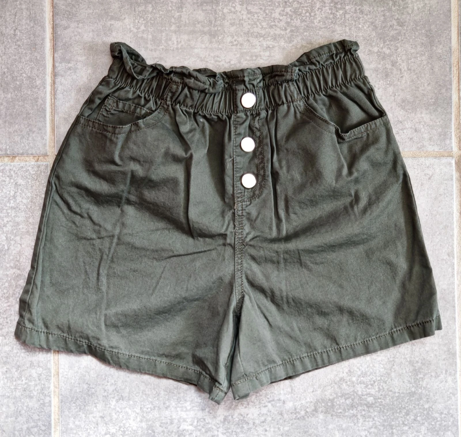 Short kaki 8 ans